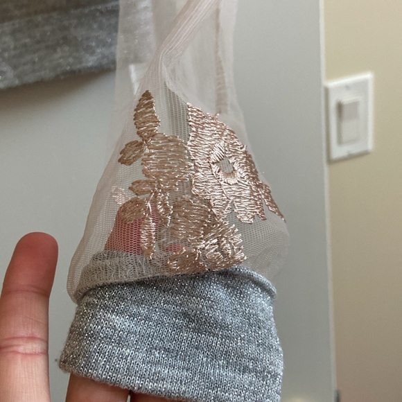 H&M sparkly sweatshirt in size XS - Picture 4 of 7